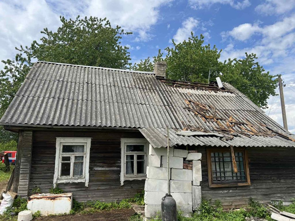 В Новогрудском районе горел дом: спасатели ликвидировали возгорание