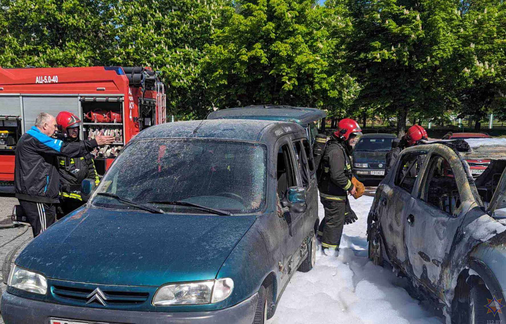 Подробности пожара авто на парковке у супермаркета в Гродно