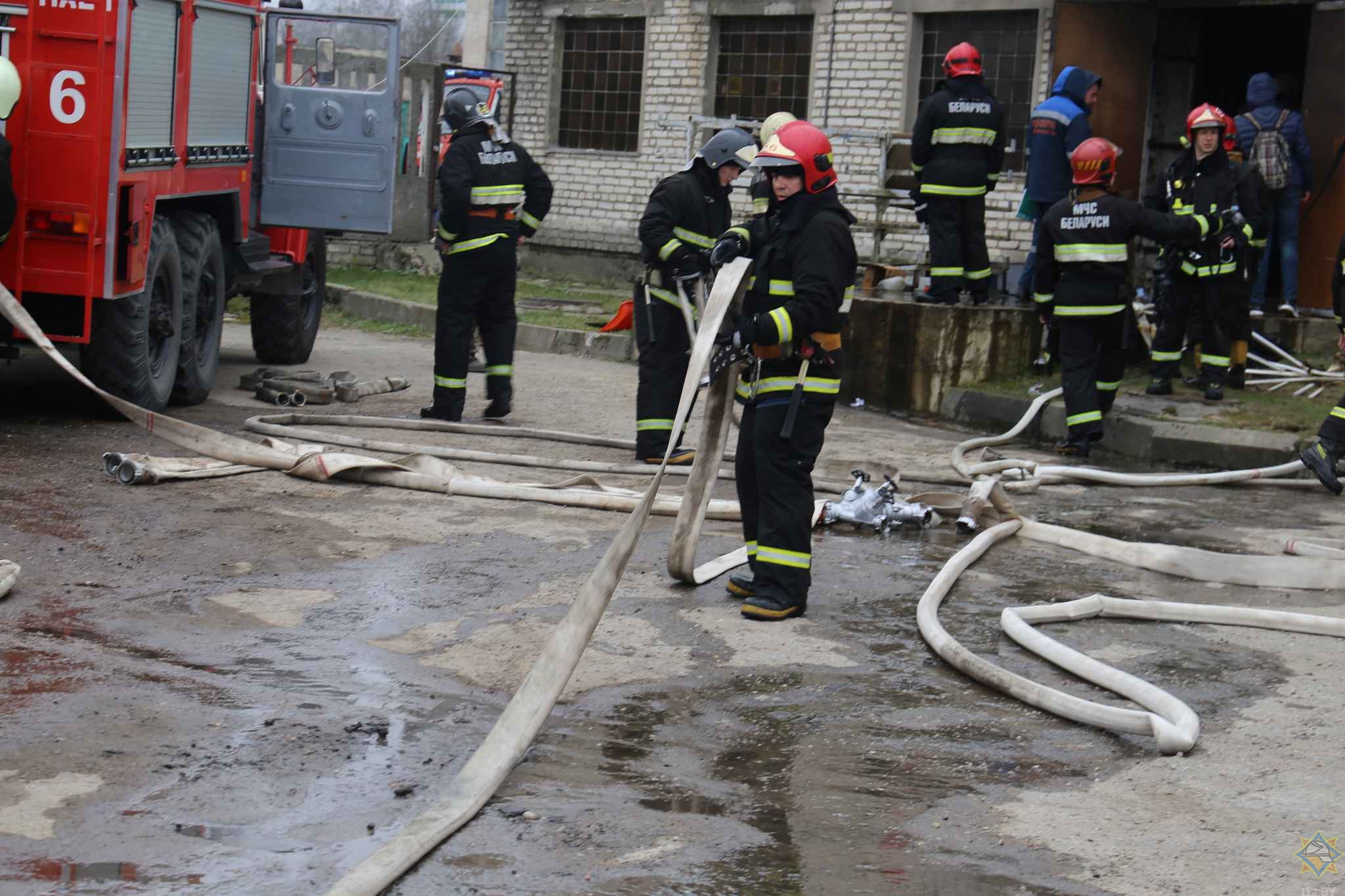 С 13 гродно. Пожар на предприятии. Пожар в офисе. МЧС пожар. Пожар в Гродно по улице Красноармейской 23.