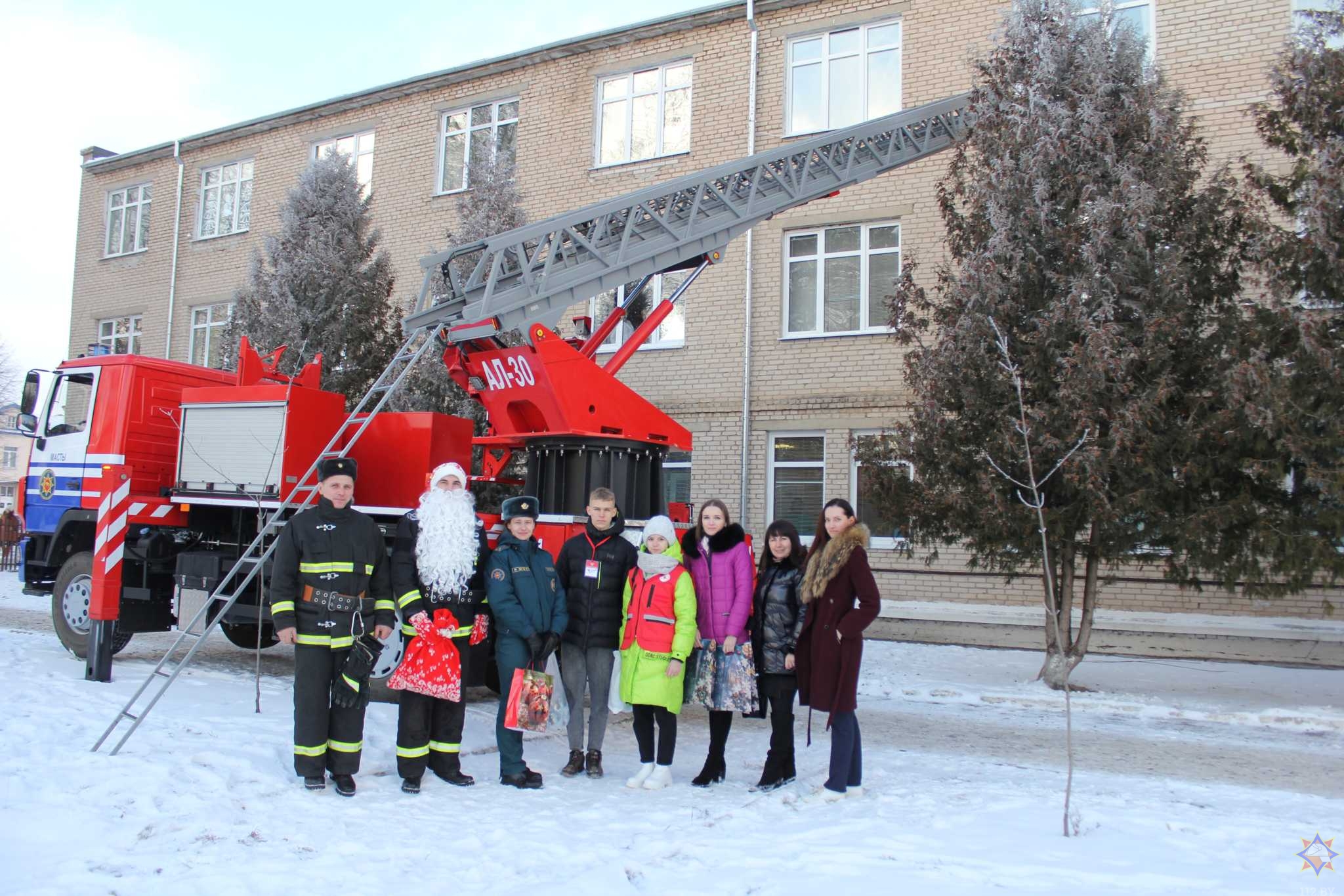 Новости рб и мире сегодня. Противопожарная больнице. Гриднев поздравил пожарных с новым годом новый Оскол 01 01 23.