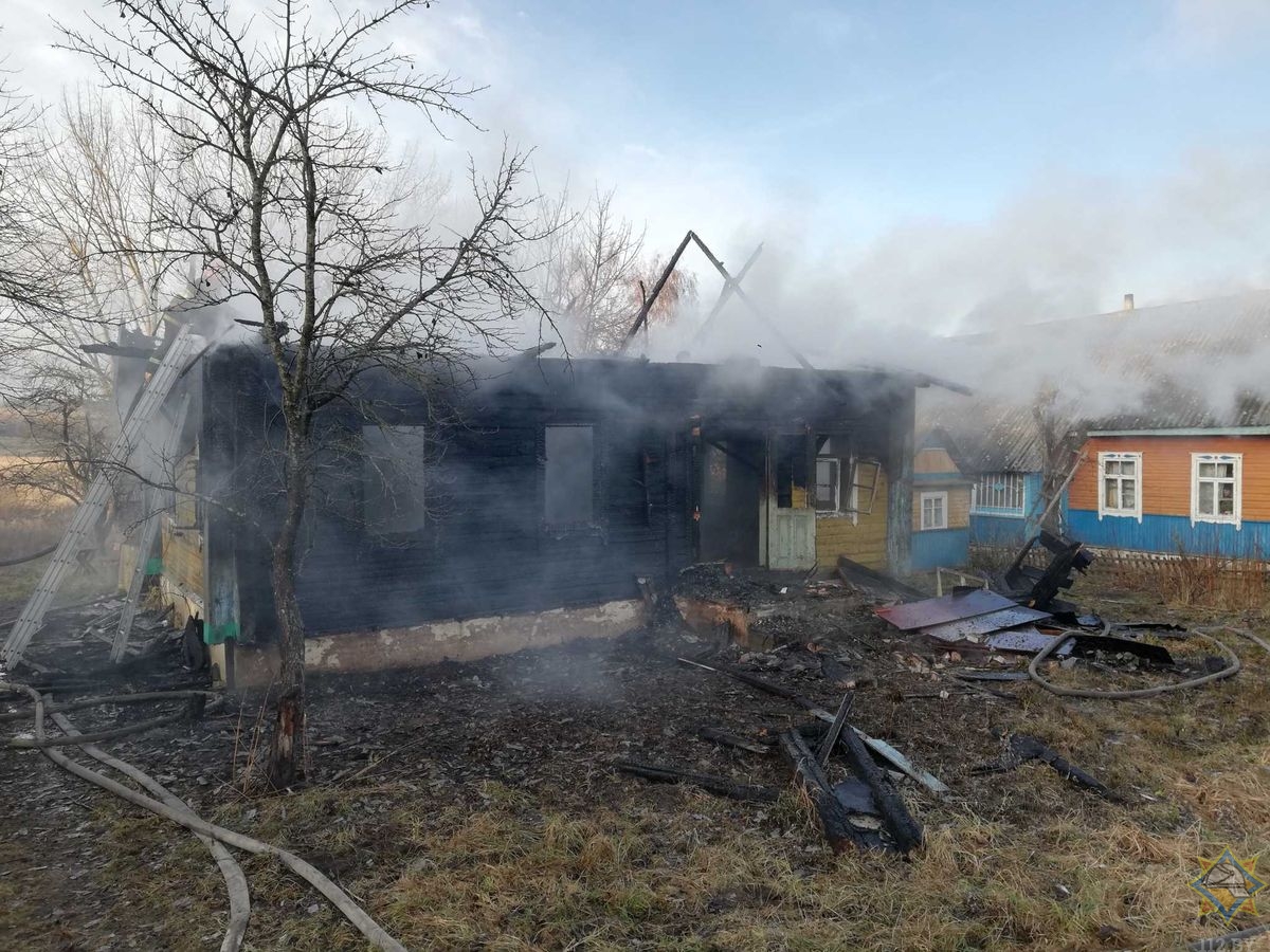 Чп бай гродненская область. В Новогрудок сгорел дом. Беларусь Мстиславский район деревня Куровичи.